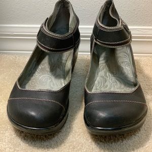 Jambu Women’s Quebec Wedge Pump- Black 10